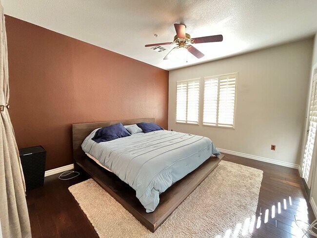 Building Photo - Summerlin Fully Furnished Condo on Golf Course!