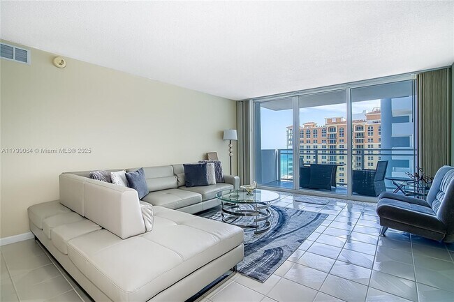 Building Photo - 2030 S Ocean Dr