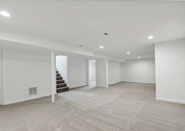 Building Photo - 5522 Lanham Way