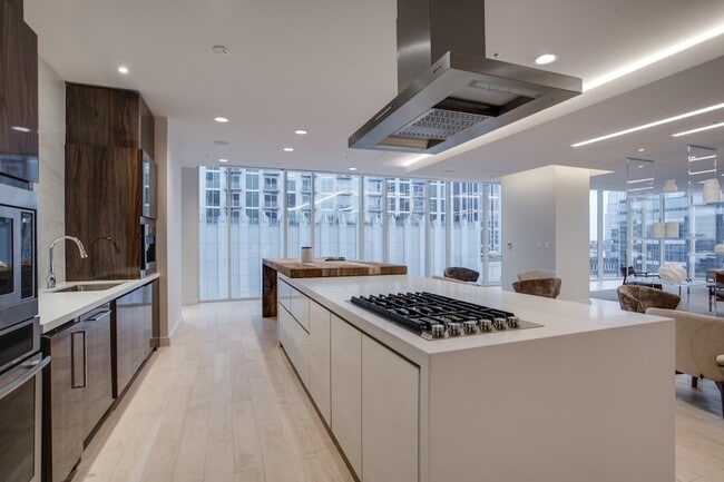 Building Photo - 515 Church St