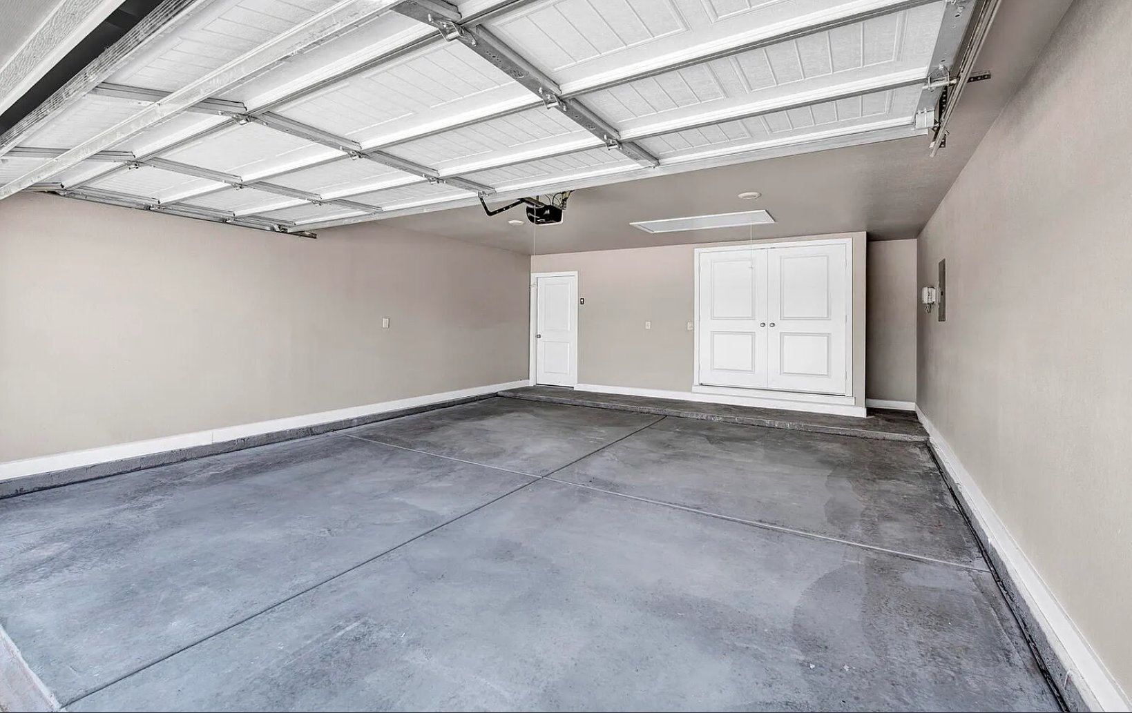 Building Photo - 13712 Avenue S