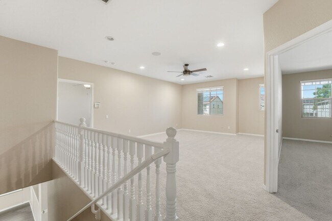 Building Photo - Spacious 3-Bedroom + Loft Home with Mounta...