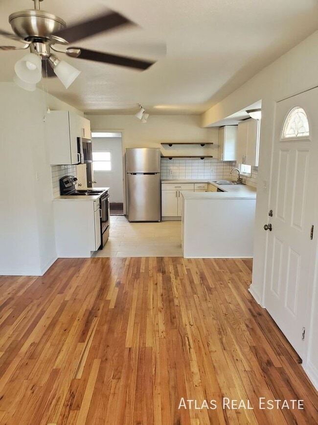 Building Photo - 1131 Geneva St