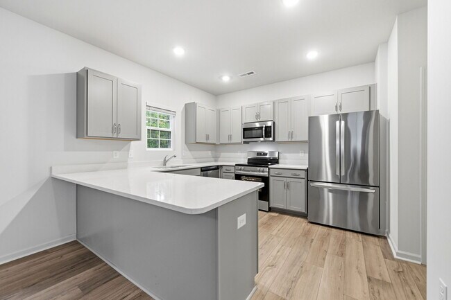 Building Photo - 305 Ruby Baird Dr
