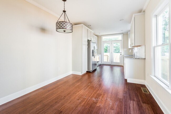 Building Photo - Stunning 2 Bedroom in Churchill Coming soon!