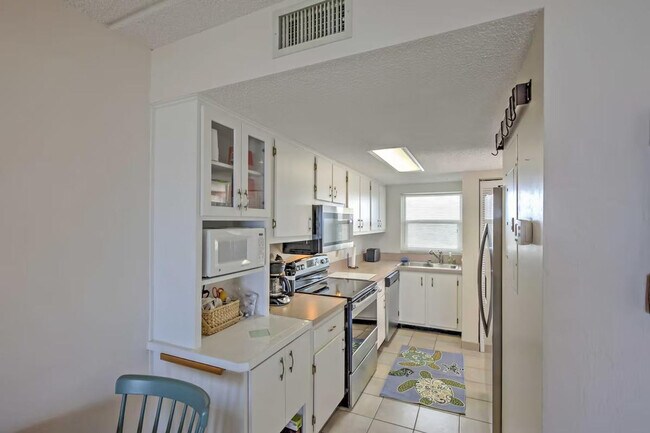 Building Photo - 2730 Ocean Shore Blvd