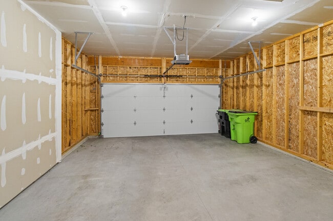 Building Photo - W218N16046 Tiger Lily Dr