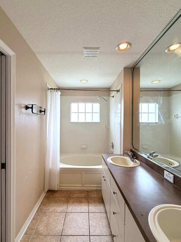 Building Photo - 16221 Bridgewalk Dr