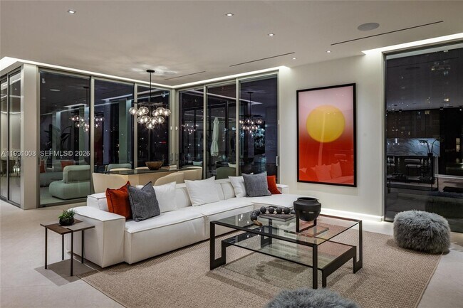 Building Photo - 503 Palm Dr