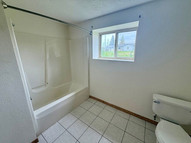 Building Photo - 3 Bed 2 Bath Single Family Home in Elcho