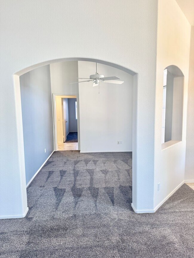 Building Photo - Meticulously Maintained 3 Bedroom + Den Single Level Home! Fantastic Low Backyard.