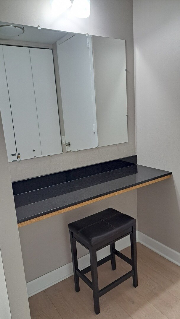 Building Photo - 30 E Huron St