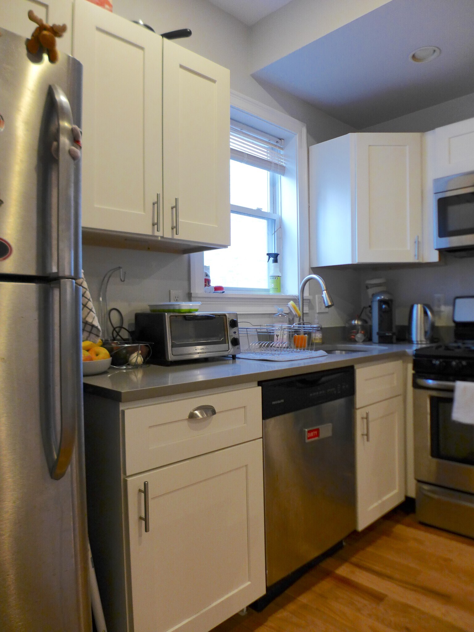 Building Photo - 725 Parker St