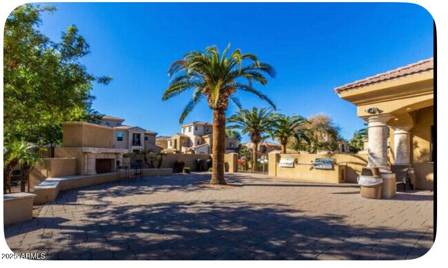 Building Photo - 1367 S Country Club Dr
