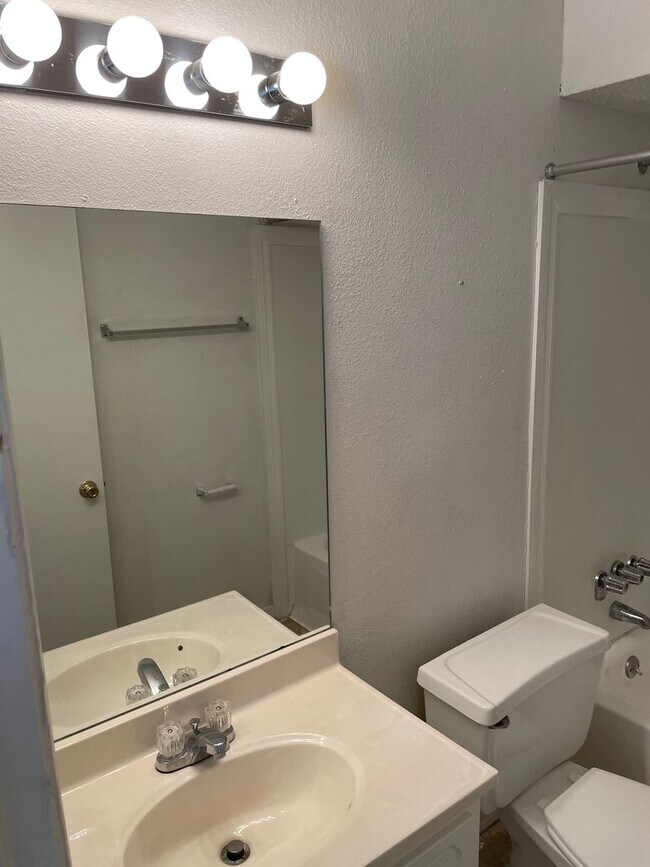 Building Photo - Ground Floor Two bedroom condo