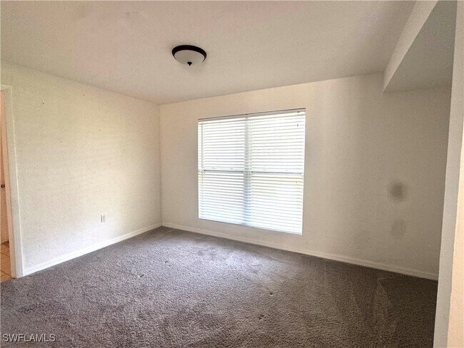 Building Photo - 675 Wedge Dr