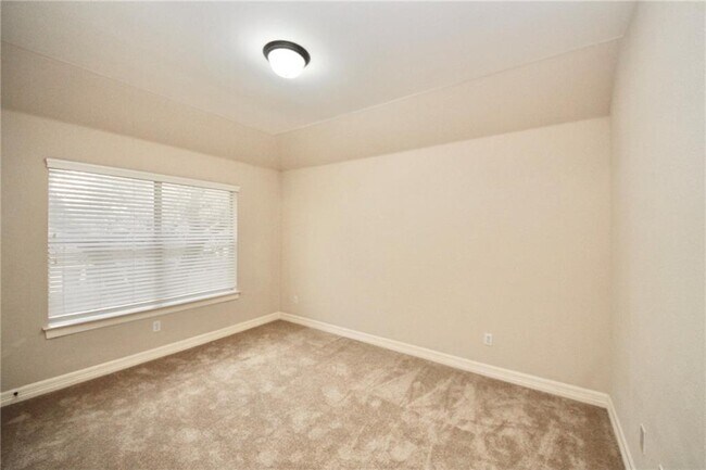 Building Photo - 11608 Spicewood Pkwy