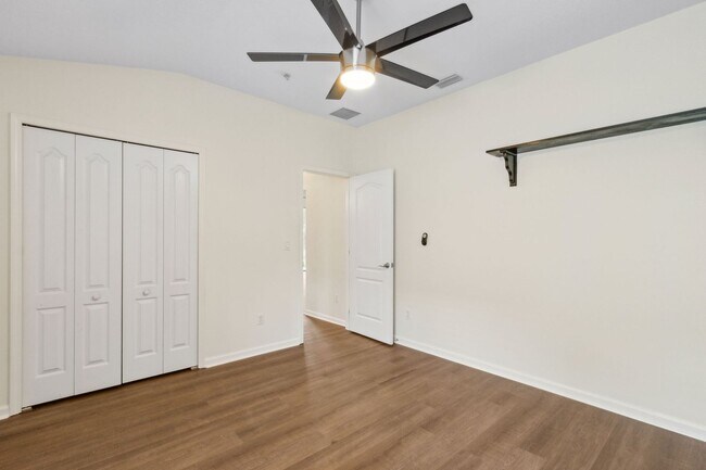 Building Photo - Charming 3-Bedroom Home in The Hideaway – ...