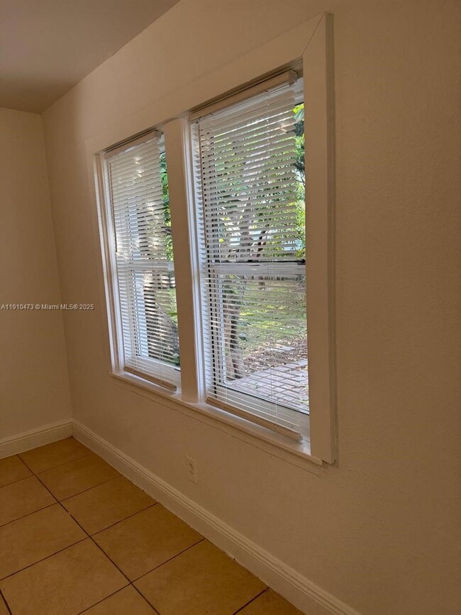 Building Photo - 1820 Funston St