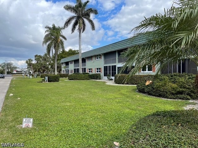 Building Photo - 200 Valley Stream Dr