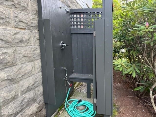 Building Photo - 15 Lake Ave