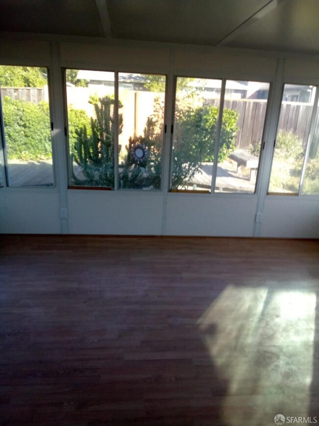 Building Photo - 3948 Majestic Dr