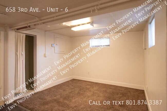 Building Photo - 658 3rd Ave
