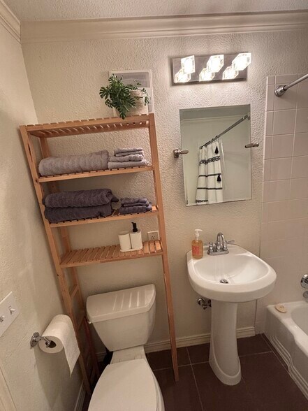 Building Photo - 3120 Hennepin Ave