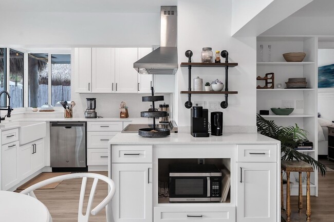 Building Photo - 2233 SE 15th St