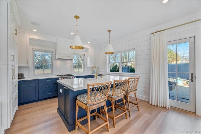 Building Photo - 850 3rd St