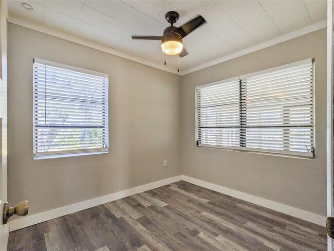 Building Photo - 6504 Lincoln Rd