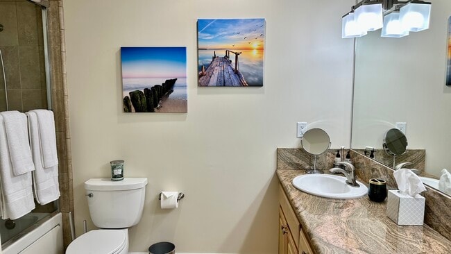 Building Photo - 450 N Arlington Ave