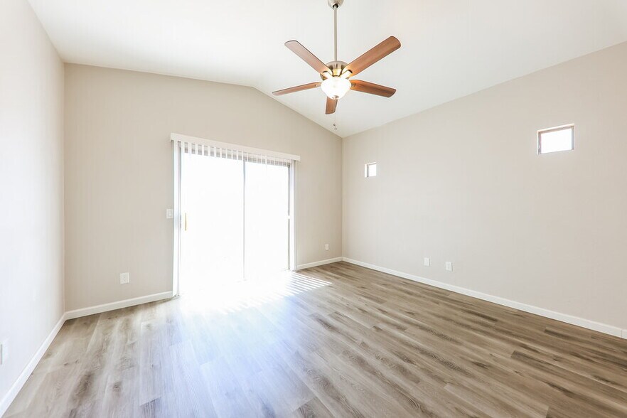 Building Photo - 16801 W Statler St