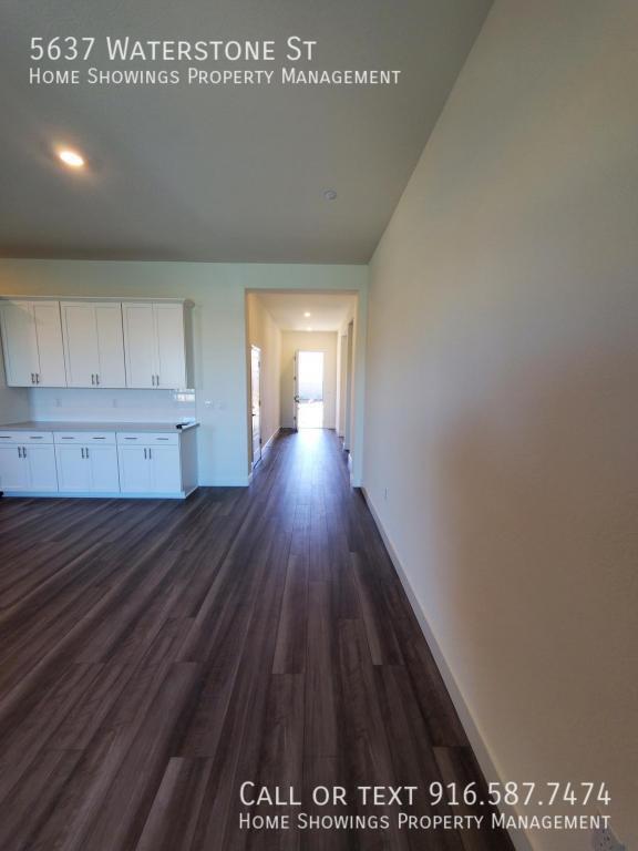 Building Photo - 5637 Waterstone St