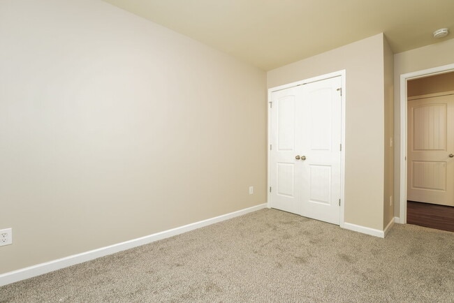 Building Photo - 3261 Pennington Dr