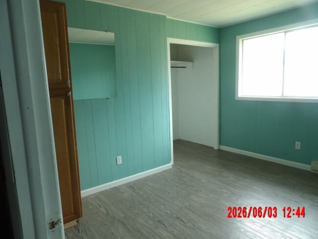 Building Photo - 3 bedroom house