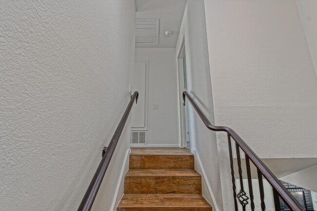 Building Photo - Bright & Spacious, 4BR3BA Home in the Private, Gated Community w/ 2 Pools, Clubhouse, Playground ...