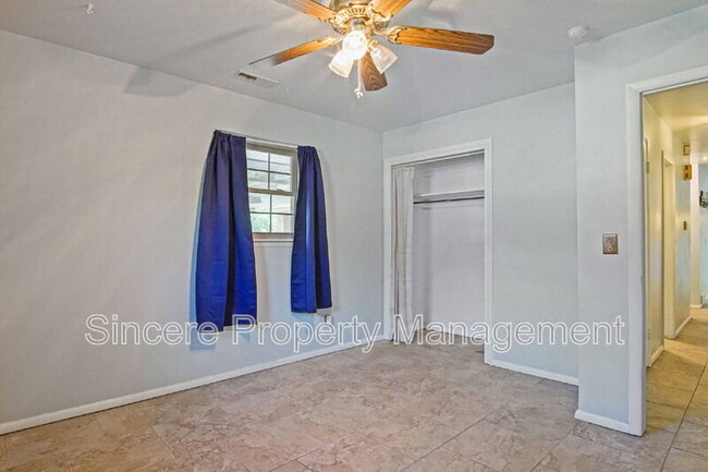 Building Photo - 2321 N Peniel Ave