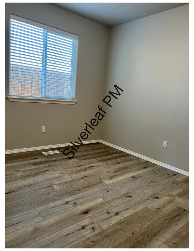 Building Photo - 2095 W Swallowtail Pl