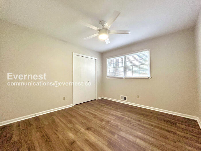 Building Photo - 1133 Wonder Ln