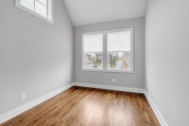 Building Photo - 4 BR, two-story rental with finished basement in WEHO!
