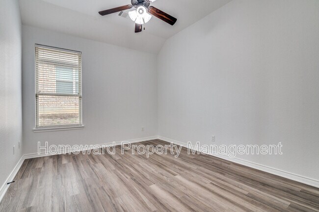 Building Photo - 3502 Thunder Dr