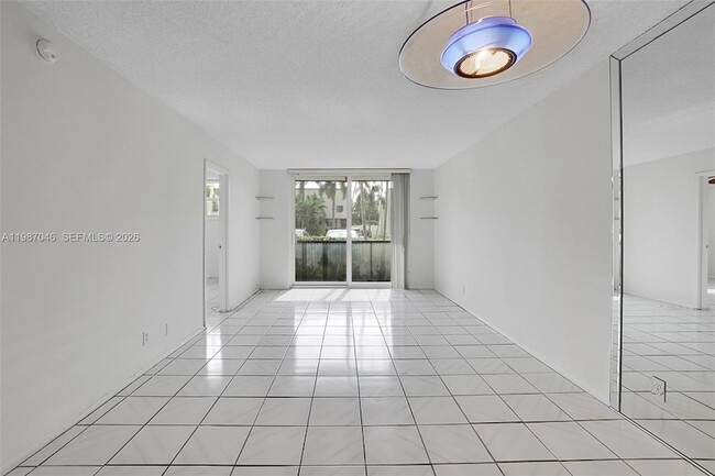 Building Photo - 5431 NE 25th Ave