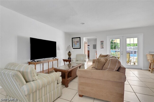 Building Photo - 2772 Riverview Dr
