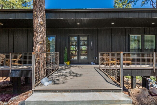 Building Photo - 1280 W Shullenbarger Dr
