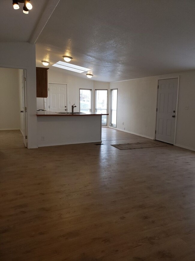 Building Photo - 3 bedroom 2 bath Mobile-home in Hayden