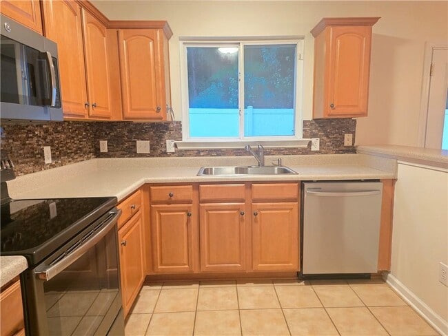 Building Photo - 411 Chatooga Ln