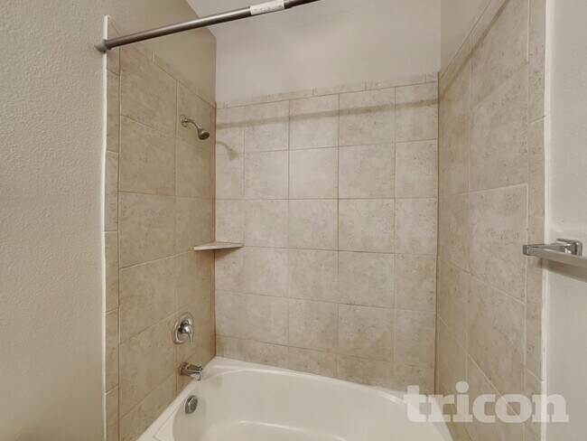 Building Photo - 110 Rushmore Ln