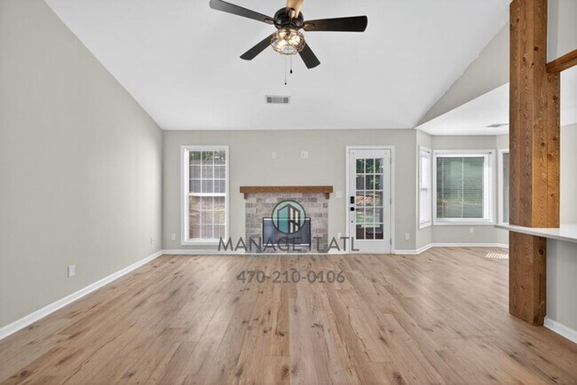 Building Photo - Meticulously maintained 3 Bedroom ranch ho...