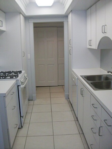 Building Photo - 1527 S Flagler Dr